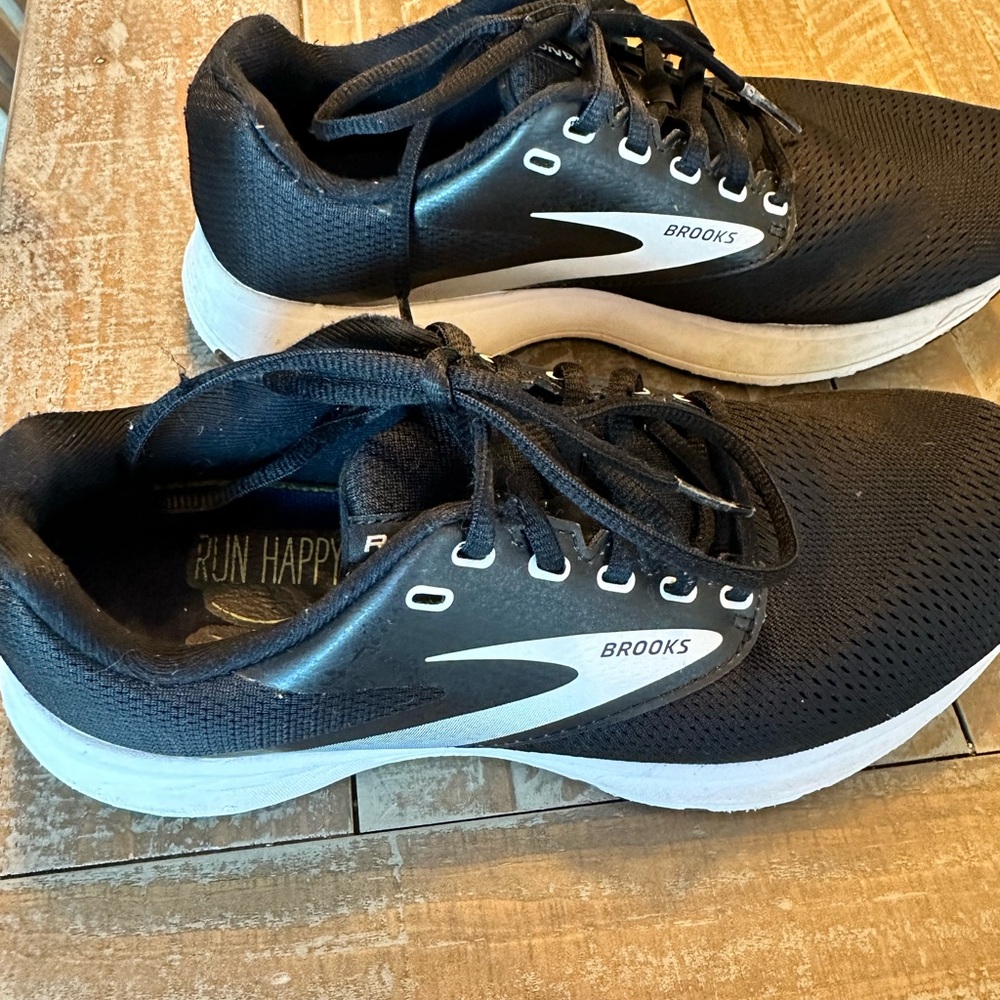 Brooks woman’s Black running shoe size 9